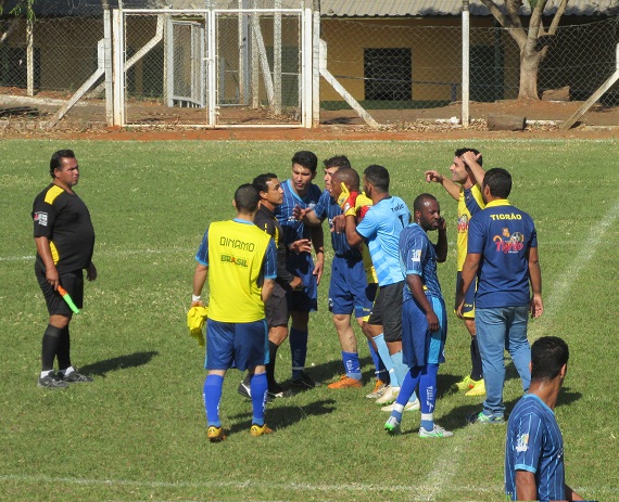 Dínamo 2 x 0 Tigrão